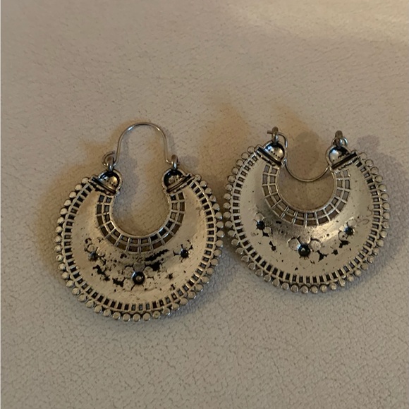 Silver tone boho style earrings - Picture 2 of 3